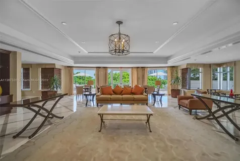 19900 E Country Club Drive Aventura FL 33180