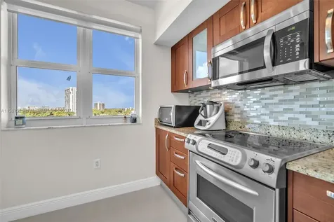 19900 E Country Club Drive Aventura FL 33180