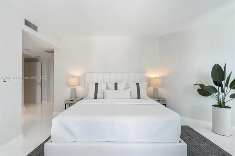 200 Biscayne Boulevard Way Miami FL 33131