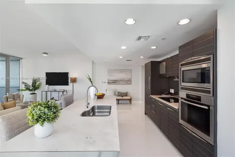 200 Biscayne Boulevard Way Miami FL 33131