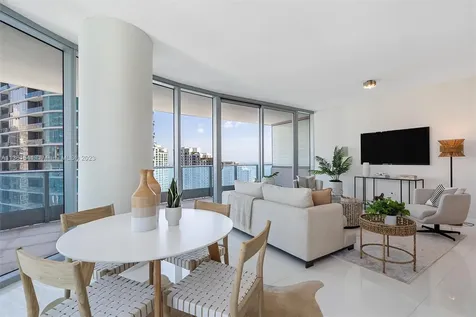 200 Biscayne Boulevard Way Miami FL 33131