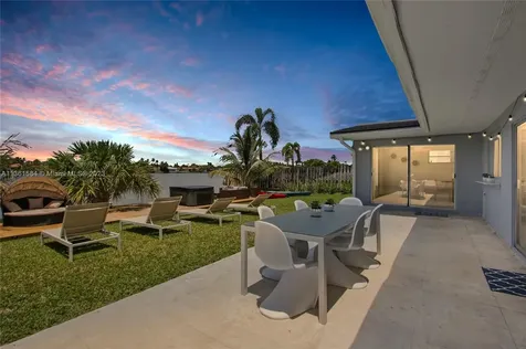 20730 NE 23rd Avenue Miami FL 33180