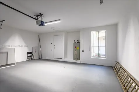 978 Harbor View S Hollywood FL 33019