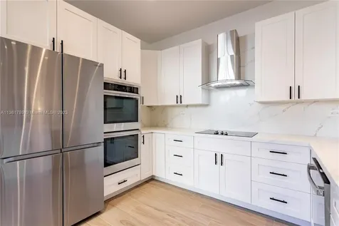 978 Harbor View S Hollywood FL 33019