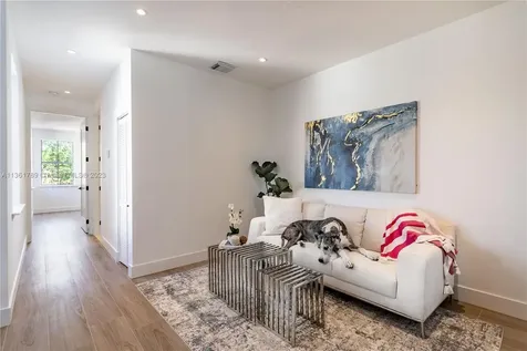 978 Harbor View S Hollywood FL 33019