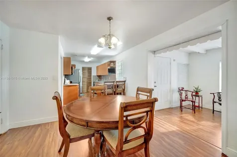 435 SW 33rd Avenue Miami FL 33135