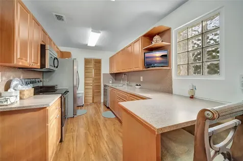 435 SW 33rd Avenue Miami FL 33135