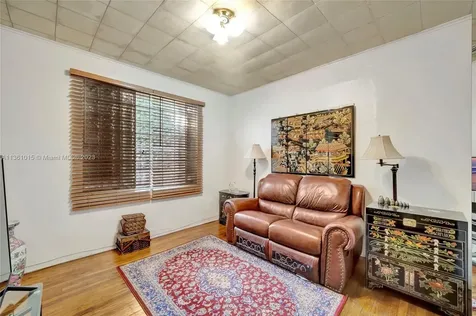 435 SW 33rd Avenue Miami FL 33135