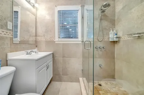 435 SW 33rd Avenue Miami FL 33135