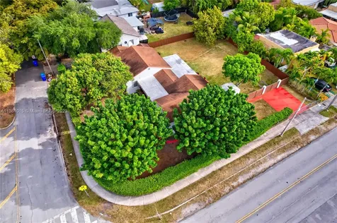435 SW 33rd Avenue Miami FL 33135