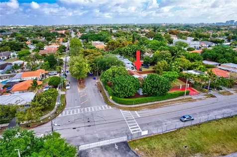 435 SW 33rd Avenue Miami FL 33135