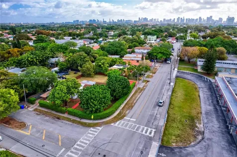 435 SW 33rd Avenue Miami FL 33135