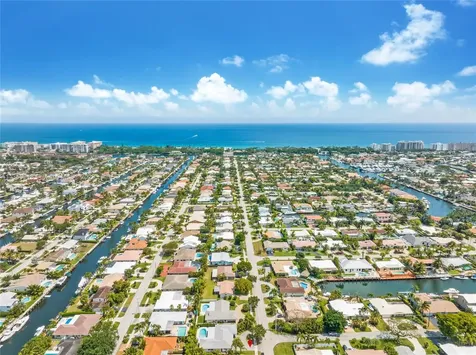 2421 NE 45th Street Lighthouse Point FL 33064