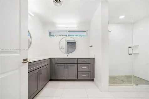 2421 NE 45th Street Lighthouse Point FL 33064