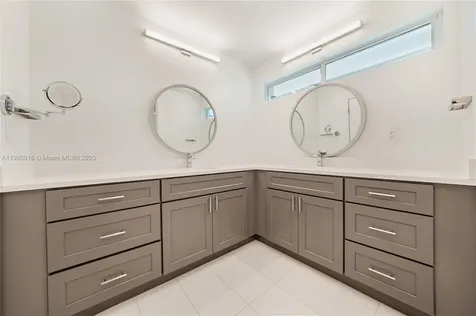 2421 NE 45th Street Lighthouse Point FL 33064