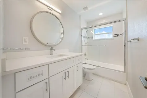 2421 NE 45th Street Lighthouse Point FL 33064