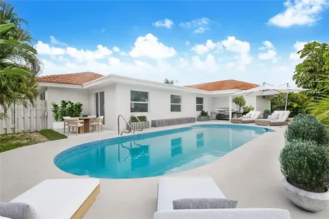 2421 NE 45th Street Lighthouse Point FL 33064