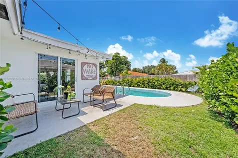 2421 NE 45th Street Lighthouse Point FL 33064
