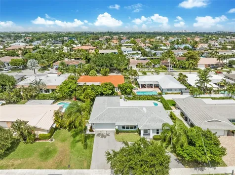 2421 NE 45th Street Lighthouse Point FL 33064