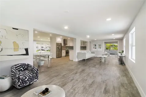 2421 NE 45th Street Lighthouse Point FL 33064