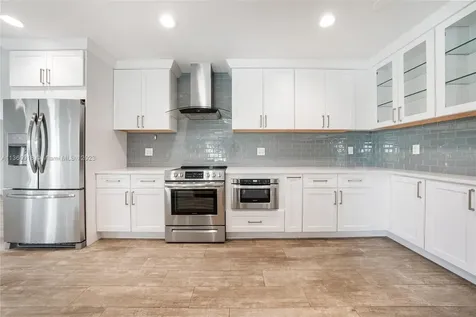 2421 NE 45th Street Lighthouse Point FL 33064