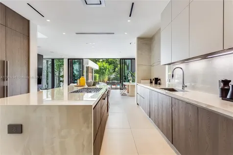 3175 Prairie Avenue Miami Beach FL 33140
