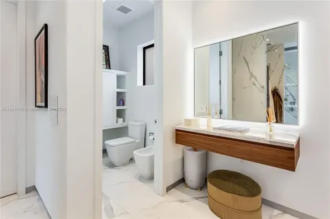 3175 Prairie Avenue Miami Beach FL 33140