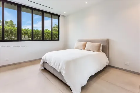 3175 Prairie Avenue Miami Beach FL 33140