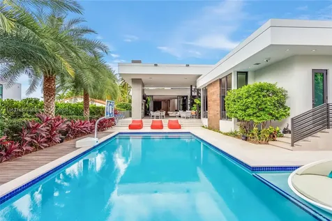 3175 Prairie Avenue Miami Beach FL 33140