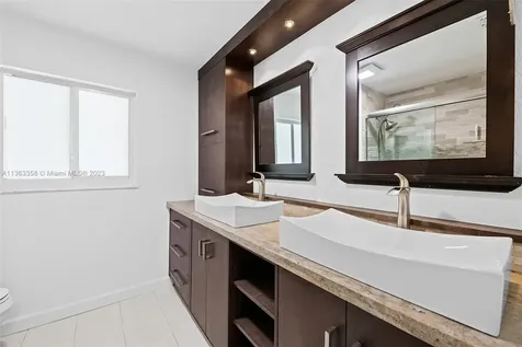 3530 NE 13th Avenue Oakland Park FL 33334