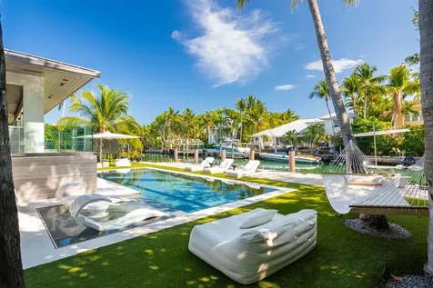 200 Knollwood Drive Key Biscayne FL 33149