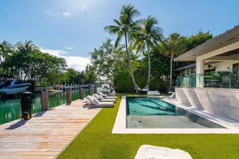 200 Knollwood Drive Key Biscayne FL 33149
