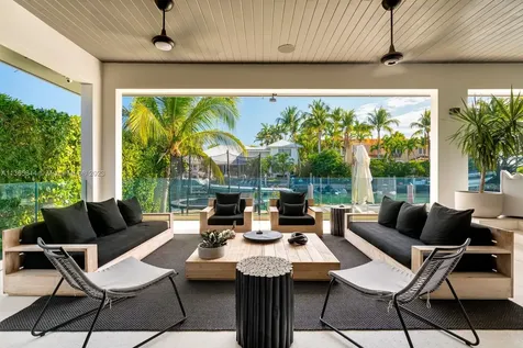 200 Knollwood Drive Key Biscayne FL 33149