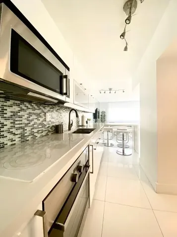 100 Lincoln Road Miami Beach FL 33139