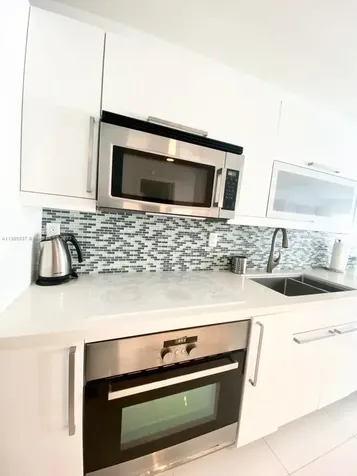 100 Lincoln Road Miami Beach FL 33139
