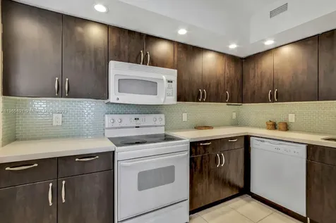 5600 Collins Avenue Miami Beach FL 33140