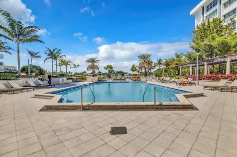 5600 Collins Avenue Miami Beach FL 33140