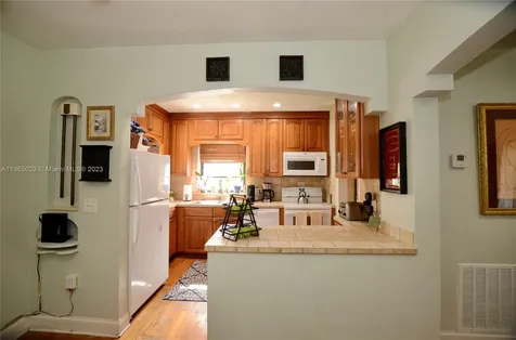 5888 SW 27th Street Miami FL 33155