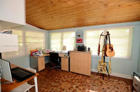 5888 SW 27th Street Miami FL 33155