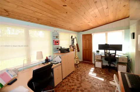 5888 SW 27th Street Miami FL 33155