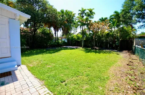 5888 SW 27th Street Miami FL 33155