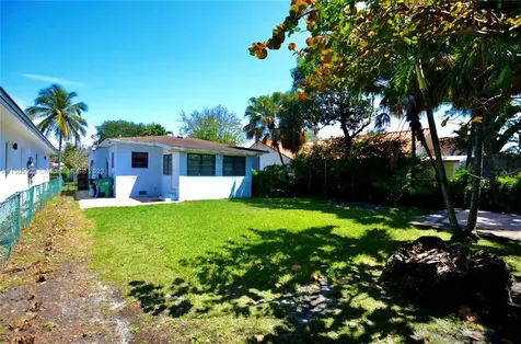 5888 SW 27th Street Miami FL 33155