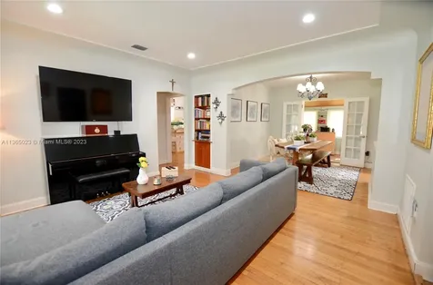 5888 SW 27th Street Miami FL 33155