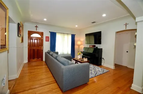 5888 SW 27th Street Miami FL 33155