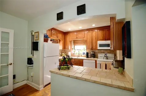 5888 SW 27th Street Miami FL 33155