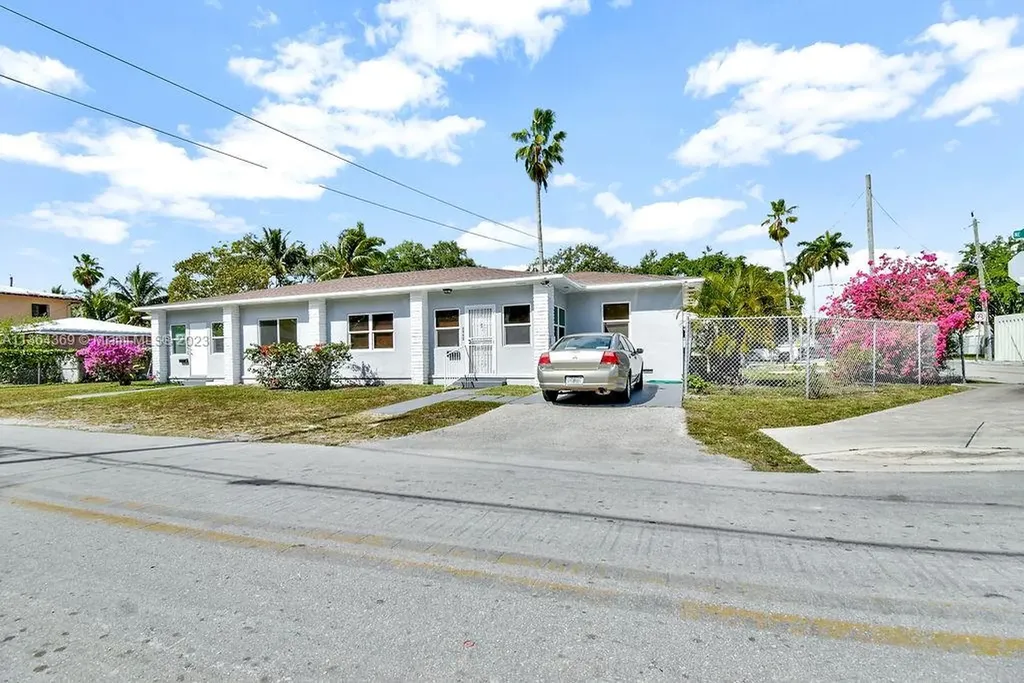 8550 NE 8th Court Miami FL 33138