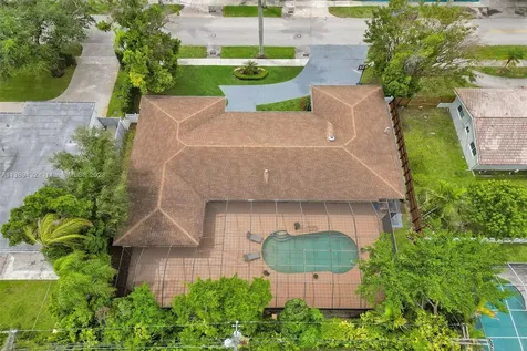 1911 NE 197th Terrace Miami FL 33179