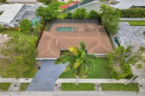 1911 NE 197th Terrace Miami FL 33179