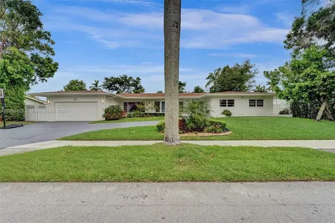 1911 NE 197th Terrace Miami FL 33179