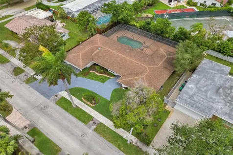 1911 NE 197th Terrace Miami FL 33179